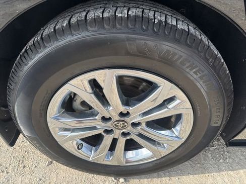 Used 2023 Toyota Sienna XSE w/ XSE Plus Package image 28