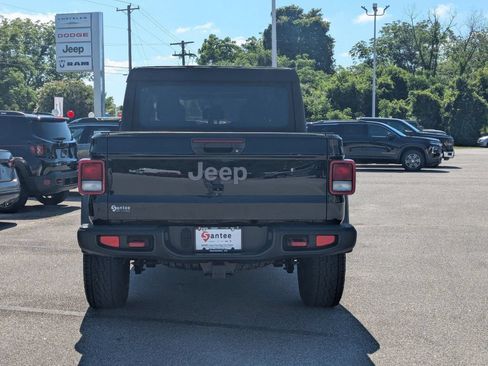 Used 2021 Jeep Gladiator Rubicon w/ Cold Weather Group AWD/4WD image 4