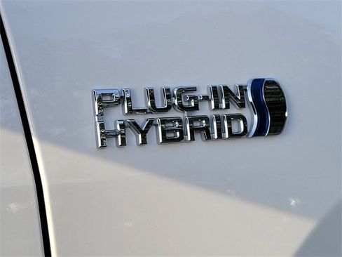 Used 2023 Toyota RAV4 SE image 13