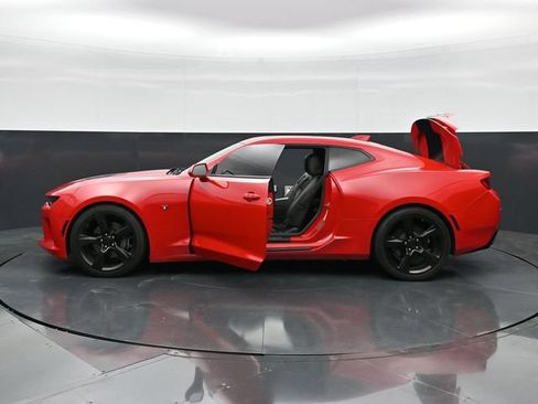 Used 2018 Chevrolet Camaro SS RWD image 46