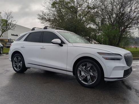 Used 2025 Genesis Electrified GV70 Advanced w/ Prestige Package image 32