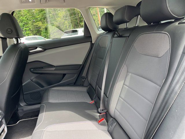 Used 2023 Volkswagen Taos SE w/ Panoramic Sunroof Package AWD/4WD image 13