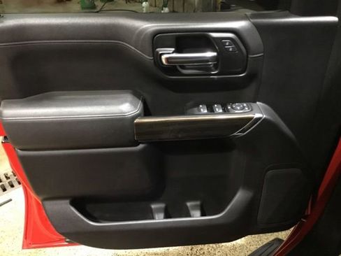 Used 2022 Chevrolet Silverado 1500 LT w/ Z71 Off-Road Package image 44