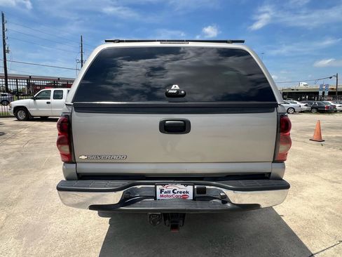 Used 2006 Chevrolet Silverado 2500 LT w/ Heavy-Duty Power Package AWD/4WD image 5