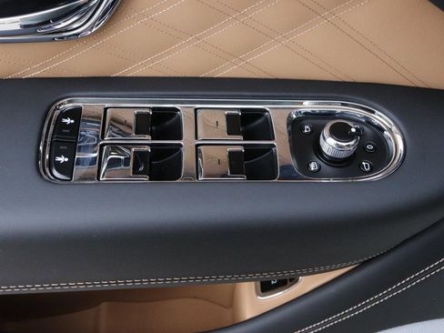 New 2025 Bentley Bentayga Extended Wheelbase image 13