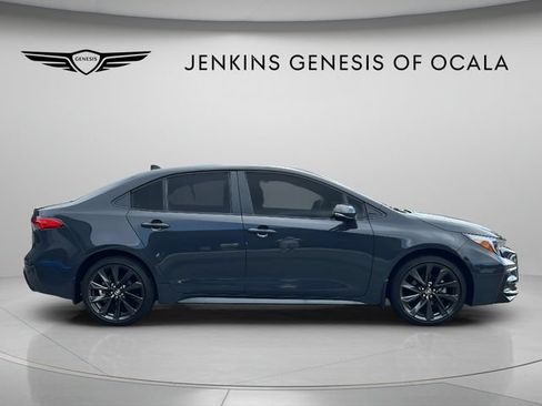 Used 2025 Toyota Corolla SE FWD image 2