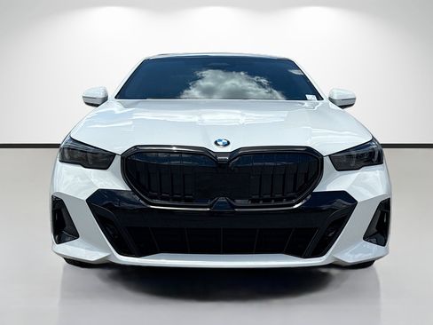 Used 2024 BMW 540i xDrive w/ Executive Package AWD/4WD image 8