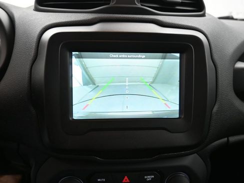 Used 2020 Jeep Renegade Latitude FWD image 13
