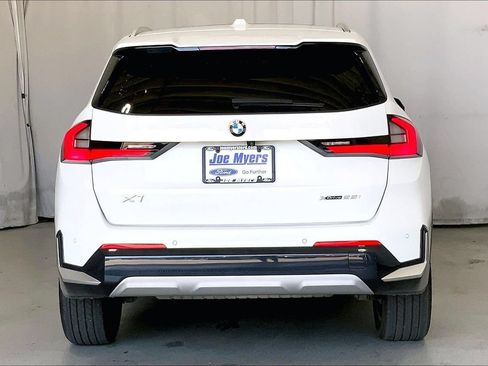Used 2024 BMW X1 xDrive28i w/ Convenience Package AWD/4WD image 4