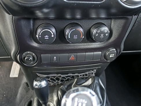 Used 2016 Jeep Wrangler Unlimited Sport AWD/4WD image 21