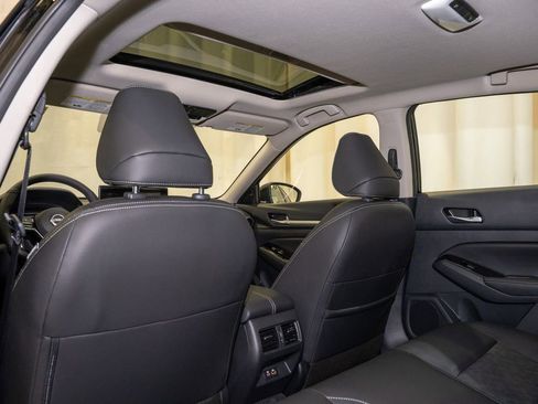 New 2025 Nissan Altima 2.5 SL image 9