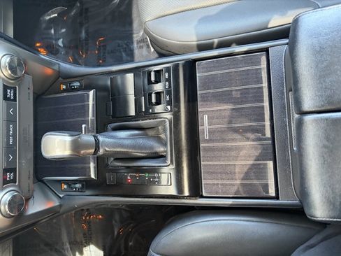 Used 2021 Lexus GX 460 Premium w/ Accessory Package AWD/4WD image 10