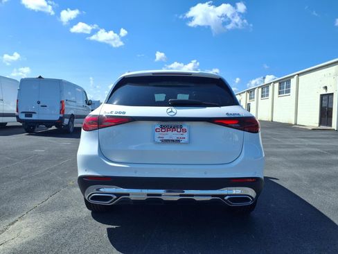Used 2026 Mercedes-Benz GLC 300 4MATIC image 7