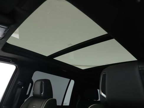 Used 2025 Cadillac Escalade ESV Sport image 38