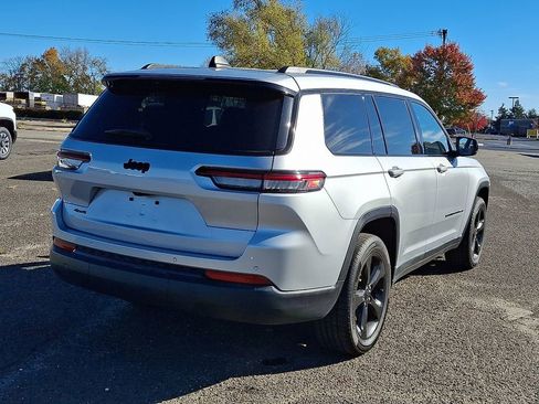 Used 2023 Jeep Grand Cherokee L Laredo AWD/4WD image 11
