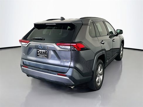 Used 2019 Toyota RAV4 Limited image 7