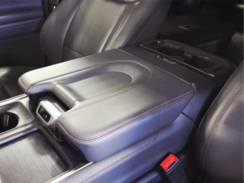 Used 2025 Ford Expedition Active image 45