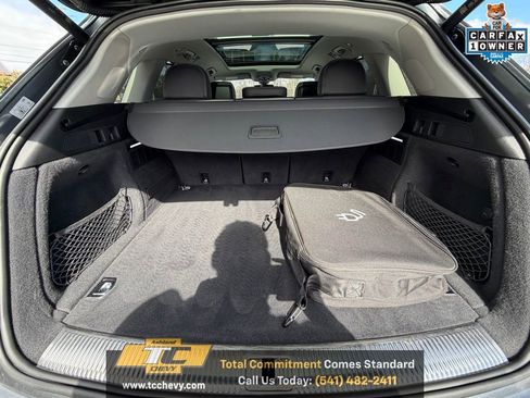 Used 2021 Audi Q5 e Prestige w/ Prestige Package image 13