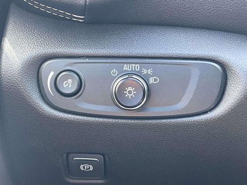 Used 2023 Chevrolet Blazer LT image 24