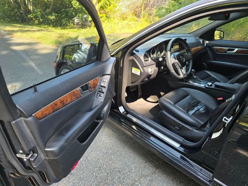 Used 2013 Mercedes-Benz C 300 4MATIC Sedan image 19