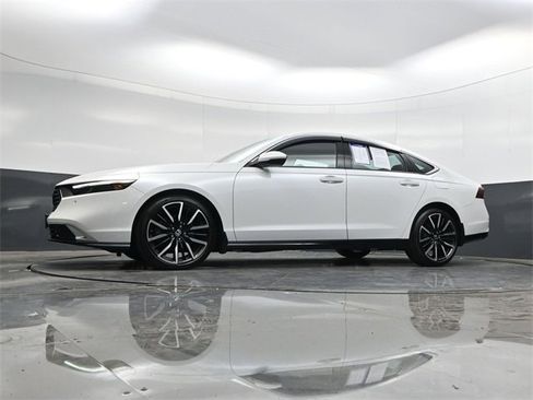 Used 2024 Honda Accord Touring image 30