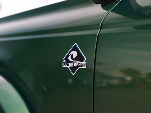 Used 2025 Ford Bronco Outer Banks image 39