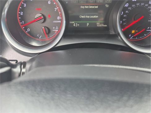 Used 2018 Toyota Camry XSE image 16