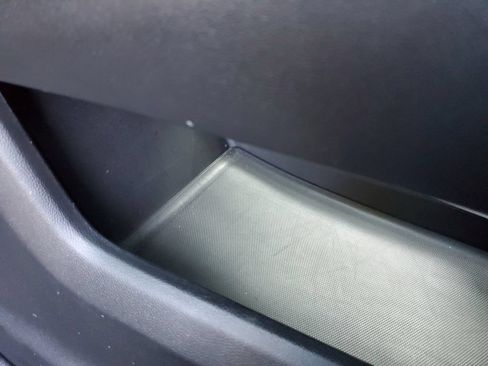 Used 2026 Chevrolet Equinox LT FWD image 32