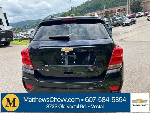 Certified 2022 Chevrolet Trax LT w/ LT Convenience Package image 11