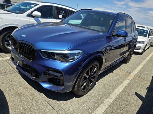 Used 2022 BMW X5 xDrive45e w/ M Sport Package AWD/4WD image 3