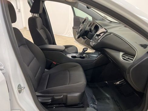 Used 2022 Chevrolet Malibu LT image 15