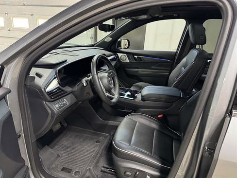 Certified 2025 Buick Enclave Avenir w/ Super Cruise Package AWD/4WD image 12