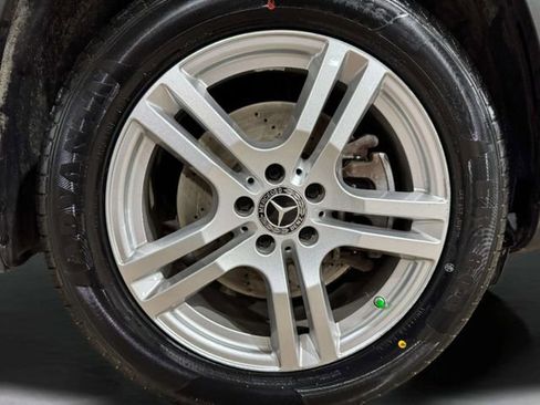 Used 2022 Mercedes-Benz GLB 250 4MATIC w/ Premium Package Lite image 32