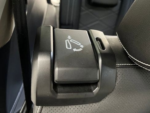 Used 2024 Volkswagen Atlas SE image 21