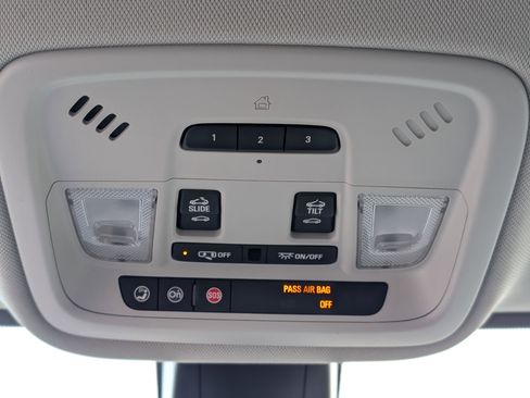 Used 2019 Chevrolet Traverse LT w/ LT Premium Package image 29