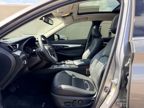 Used 2021 INFINITI QX50 Luxe AWD/4WD image 17