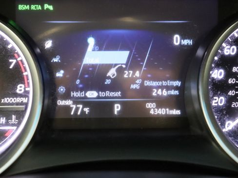 Used 2018 Toyota Camry XLE image 41