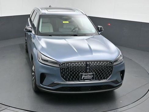Used 2025 Lincoln Aviator AWD image 45