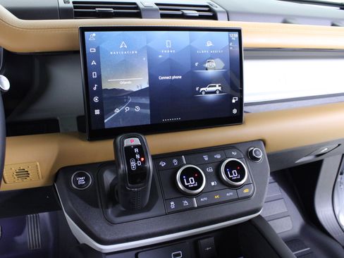 Used 2023 Land Rover Defender 110 X-Dynamic SE image 25