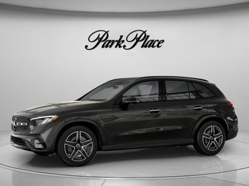 Used 2026 Mercedes-Benz GLC 300 image 3