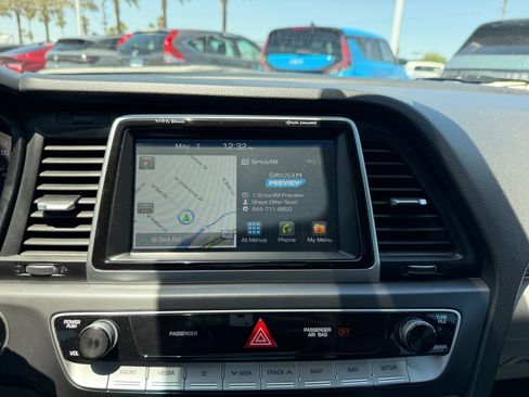 Used 2018 Hyundai Sonata Limited w/ Limited Ultimate Package 03 FWD image 12