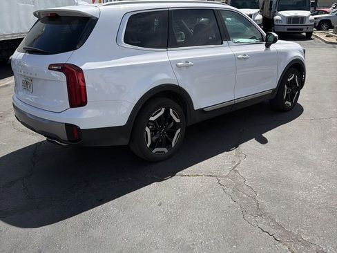 Used 2025 Kia Telluride S image 6