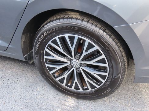 Used 2019 Volkswagen Jetta SE w/ Cold Weather Package image 14