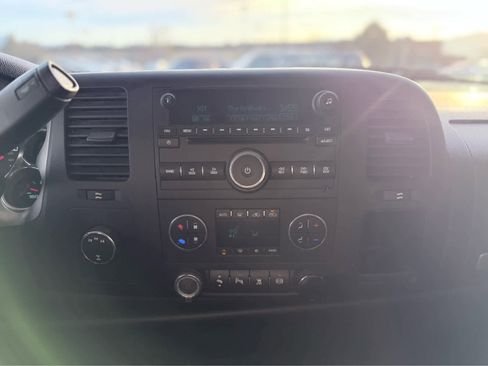 Used 2011 GMC Sierra 2500 SLE w/ SLE Preferred Package image 29