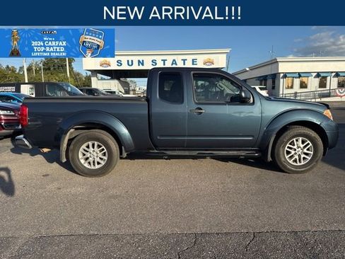Used 2017 Nissan Frontier SV image 1