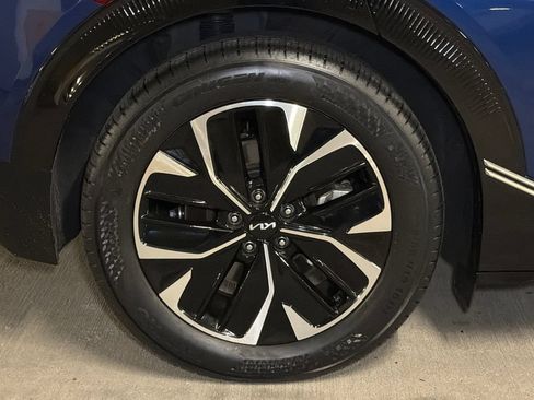 Certified 2024 Kia EV6 Wind AWD/4WD image 9