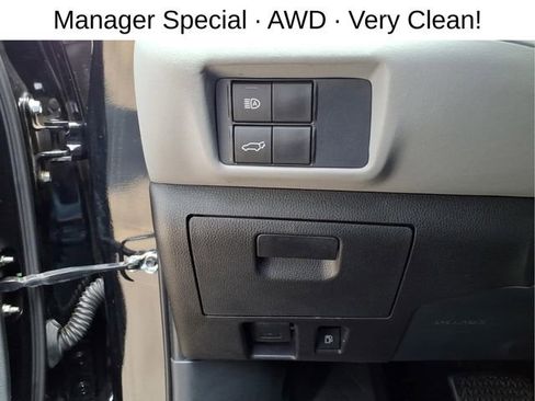 Used 2021 Toyota Highlander XLE AWD/4WD image 14