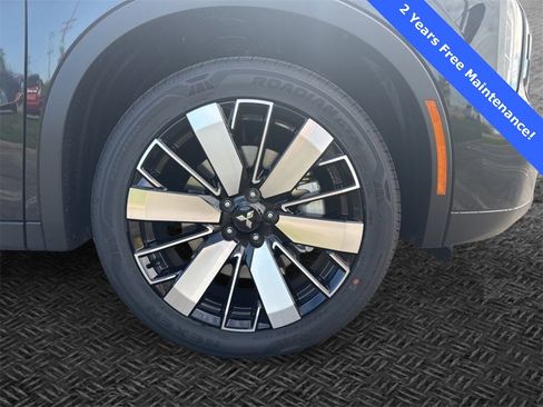 New 2025 Mitsubishi Outlander SE image 10