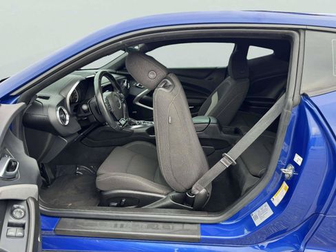 Used 2023 Chevrolet Camaro LT w/ Technology Package RWD image 27
