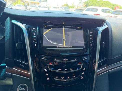 Used 2018 Cadillac Escalade ESV 2WD image 50